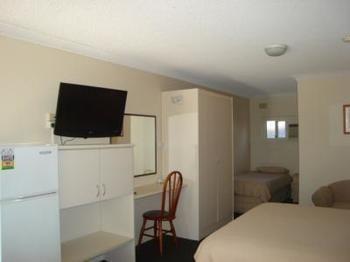 Holiday Lodge Motor Inn Нарума Екстер'єр фото